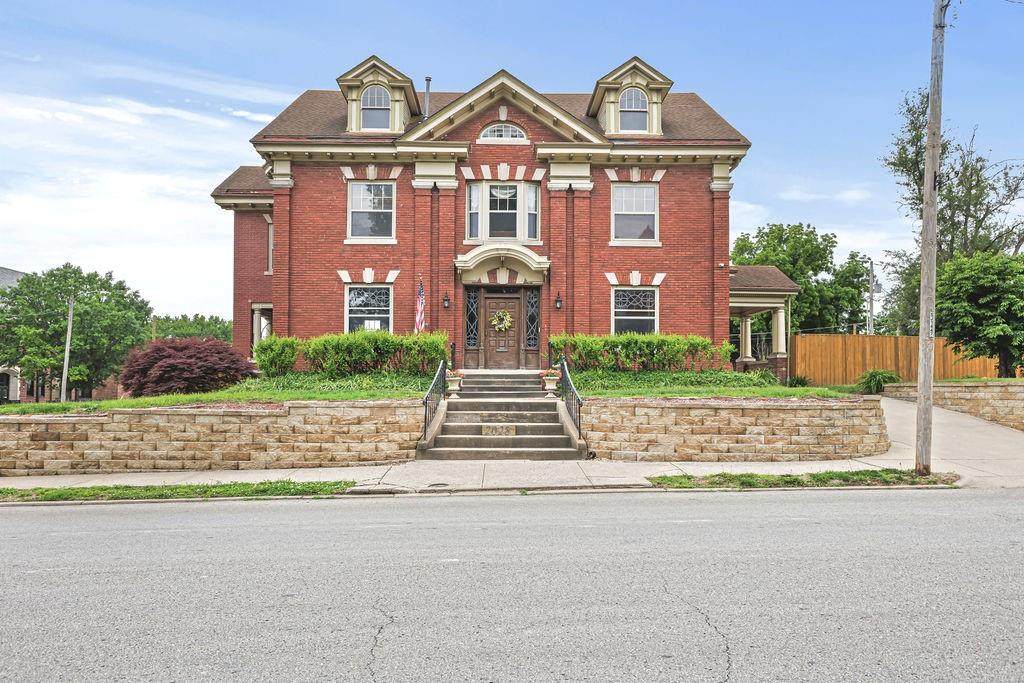 2028 Clay Street - Photo 1