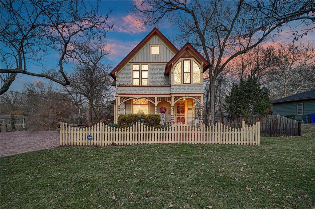 401 Harrison Street - Photo 1