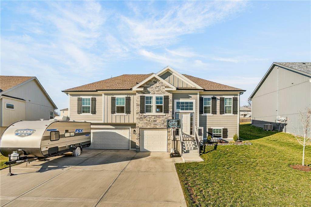 1012 Poplar Lane - Photo 1