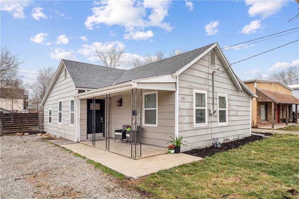 316 Elm Street - Photo 1