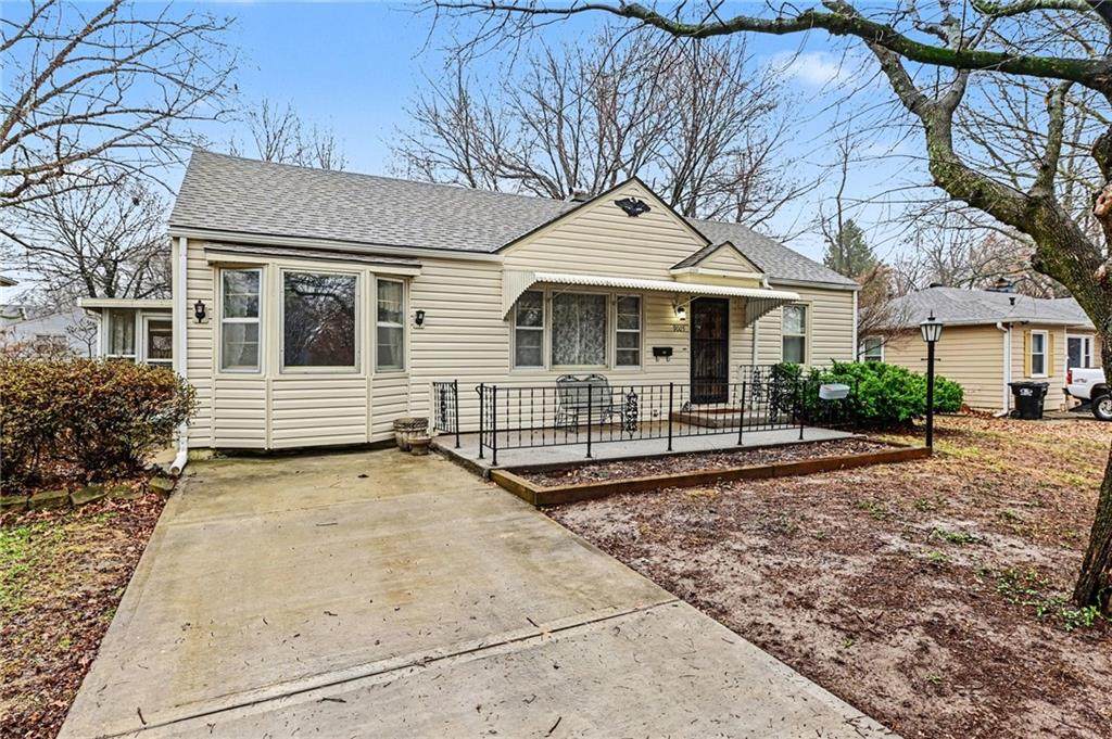 9005 73rd Street - Photo 1