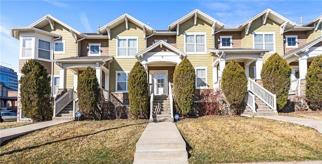 4450 Summit Street - Photo 1