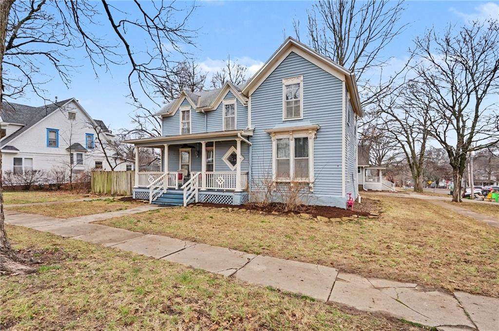 703 9th Street - Photo 1