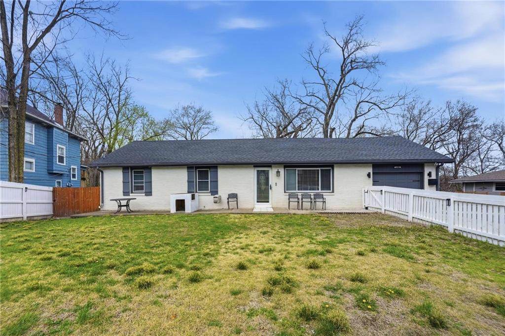 1604 Woodland Boulevard - Photo 1