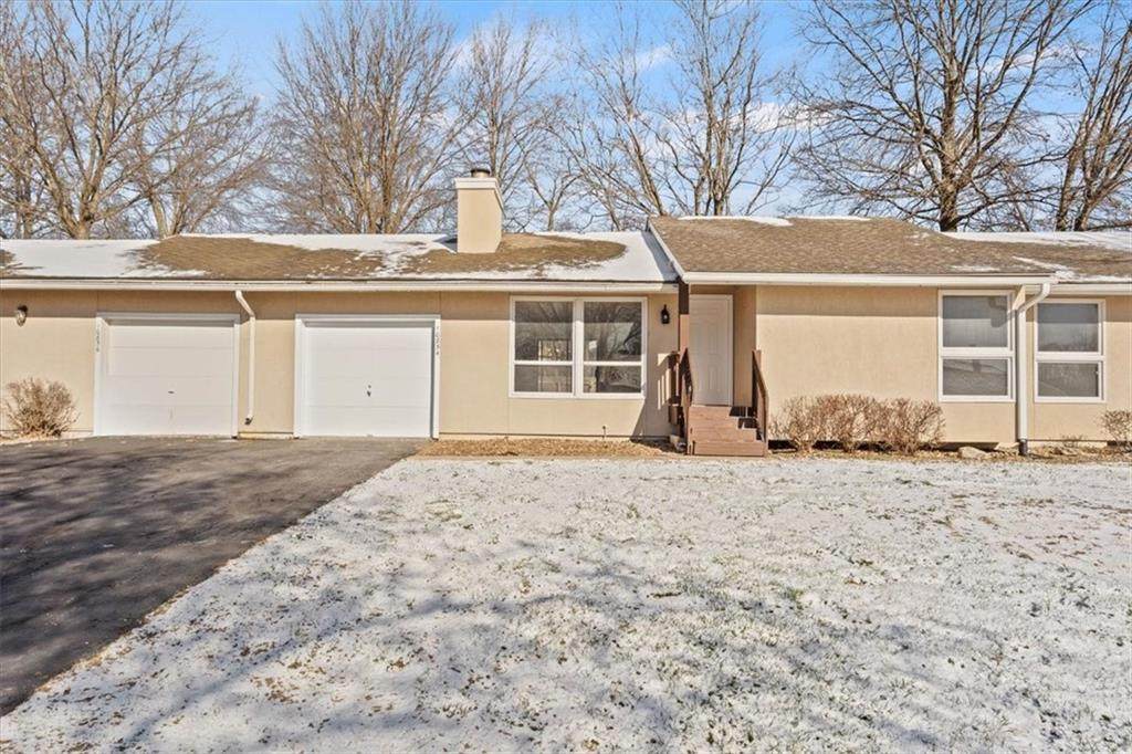 10854 Rosehill Road - Photo 1