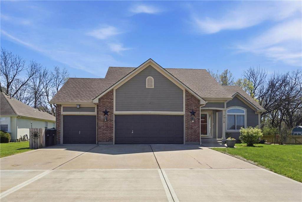 7313 158th Street - Photo 1