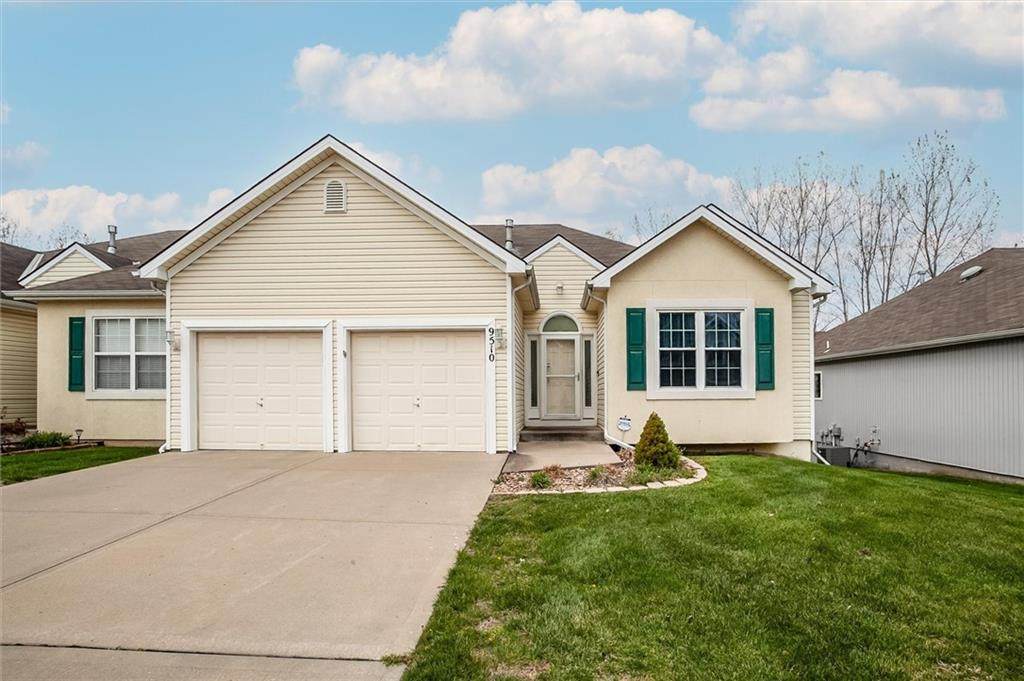 9510 Main Street - Photo 1