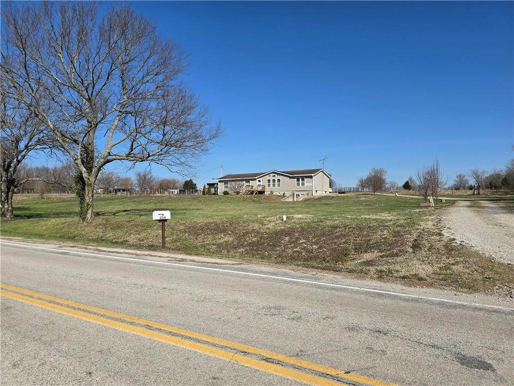 32314 335th Street - Photo 1