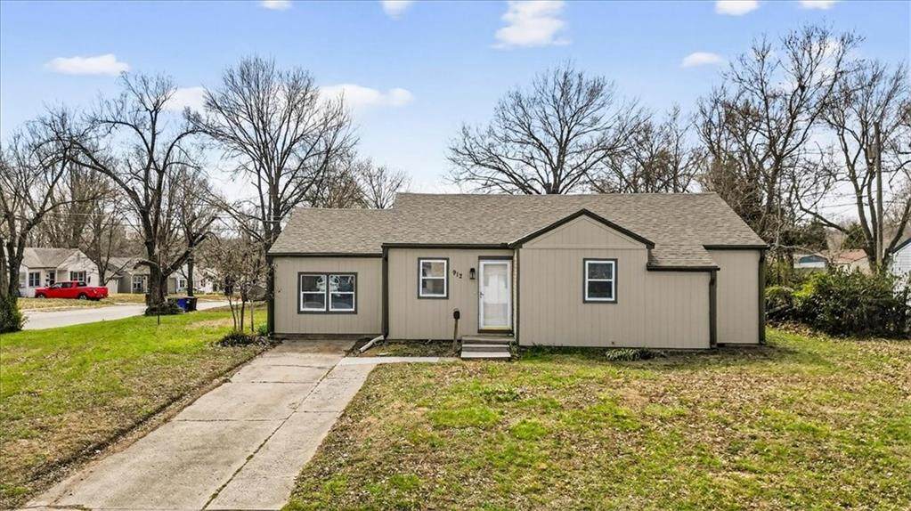 912 Vest Drive - Photo 1