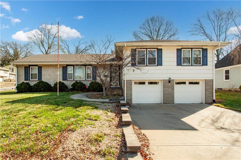 4819 Sherwood Drive - Photo 1
