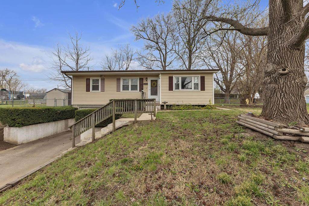 3520 41st Terrace - Photo 1