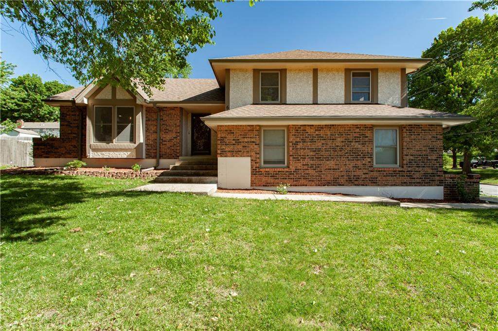 613 Locust Drive - Photo 1