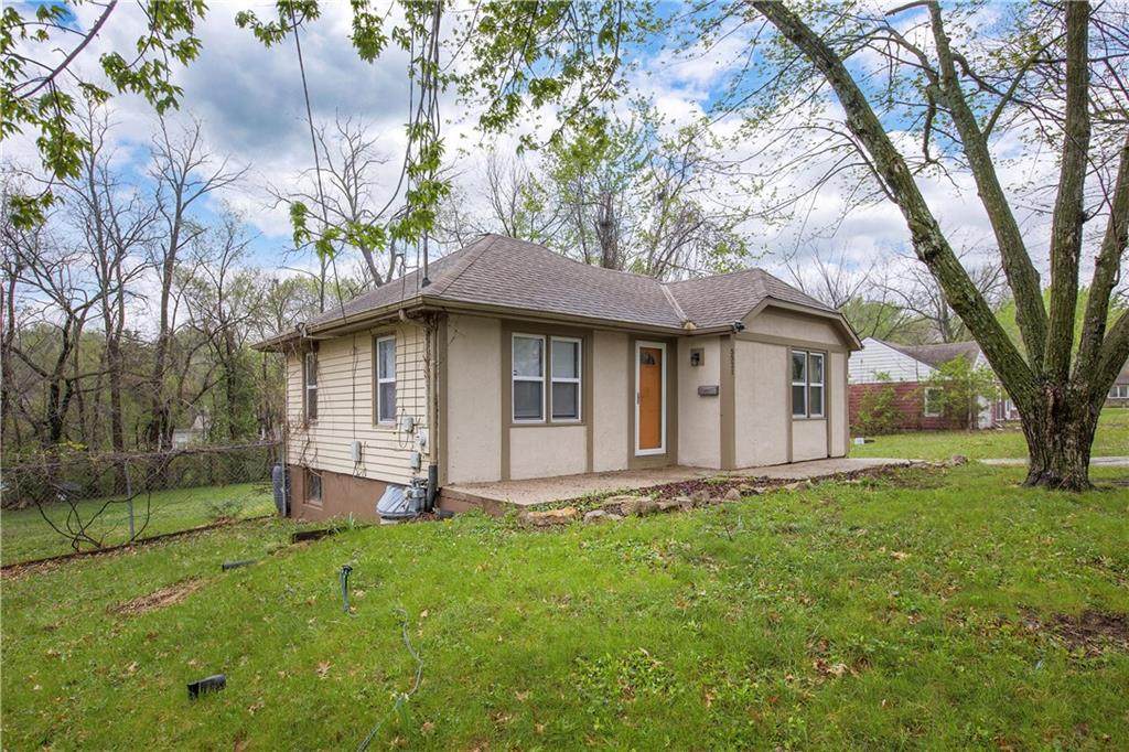 5521 Ash Avenue - Photo 1