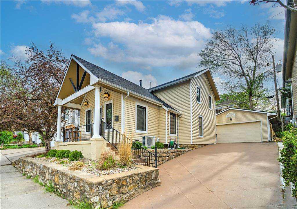 4629 Genessee Street - Photo 1