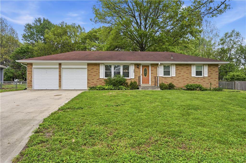 705 Maple Lane - Photo 1