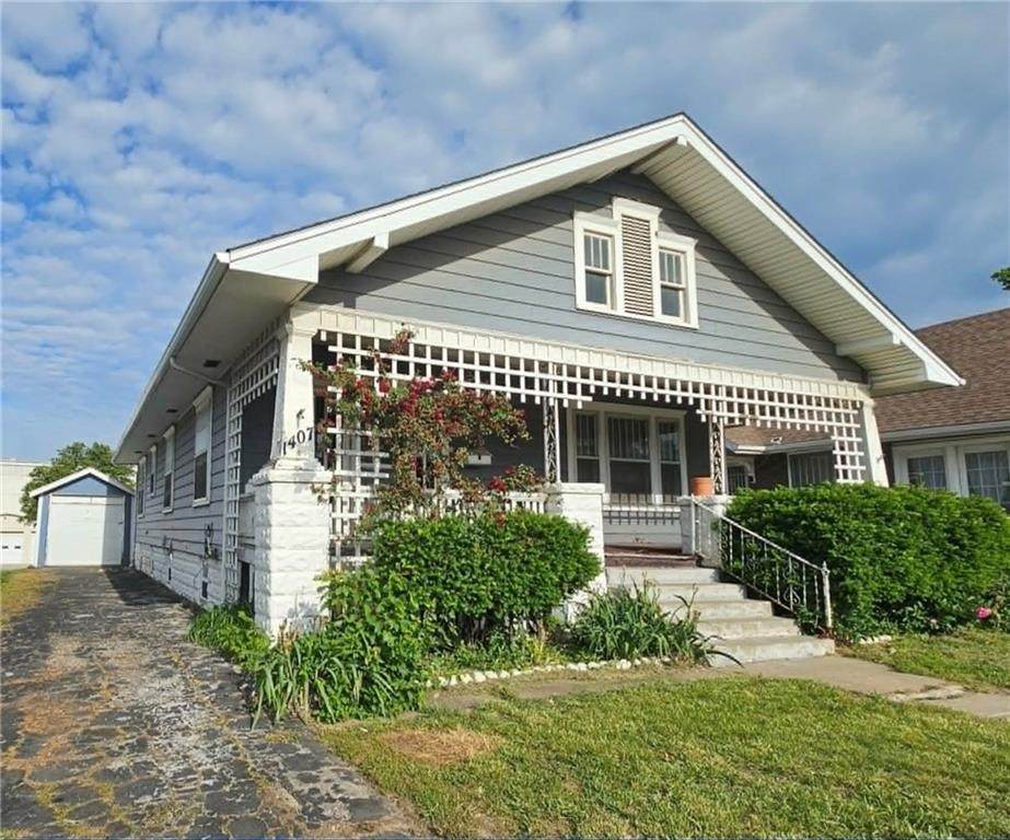 1407 Broadway Street - Photo 1