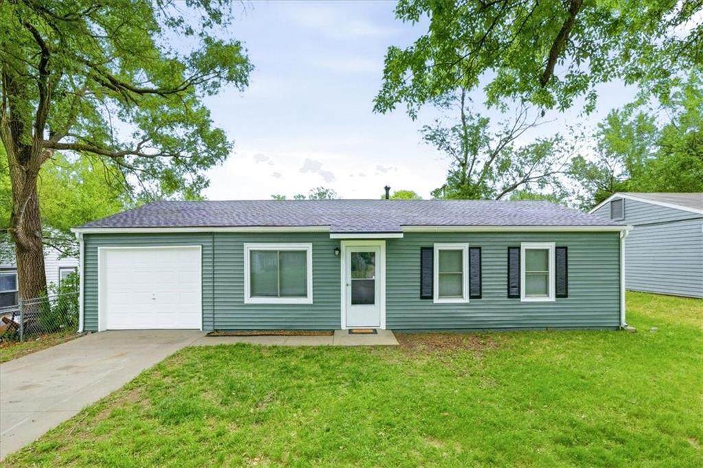 1736 Brook Street - Photo 1