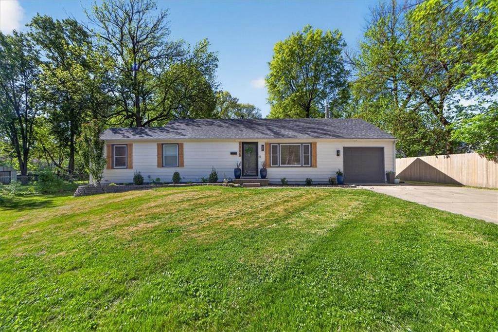 7305 Lamar Avenue - Photo 1