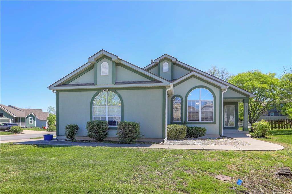 19619 7th Street Court - Photo 1