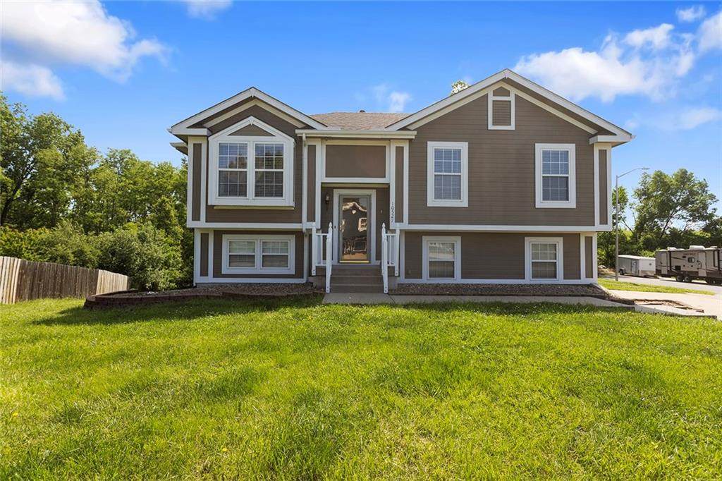 10527 Ditman Avenue - Photo 1