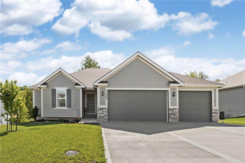 11723 Windsor Avenue - Photo 1