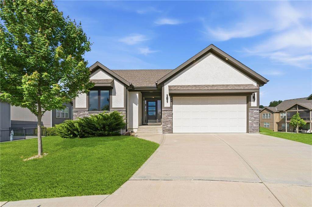4910 Ridgewood Court - Photo 1