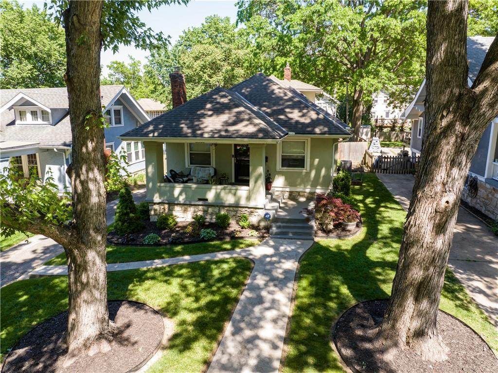 5833 Oak Street - Photo 1