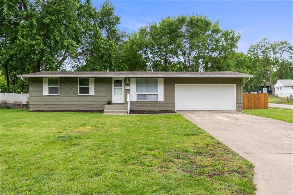 8501 93RD Street - Photo 1