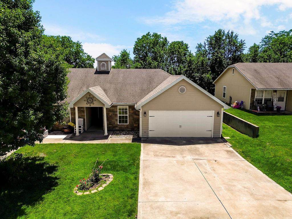 2210 Sycamore Street - Photo 1