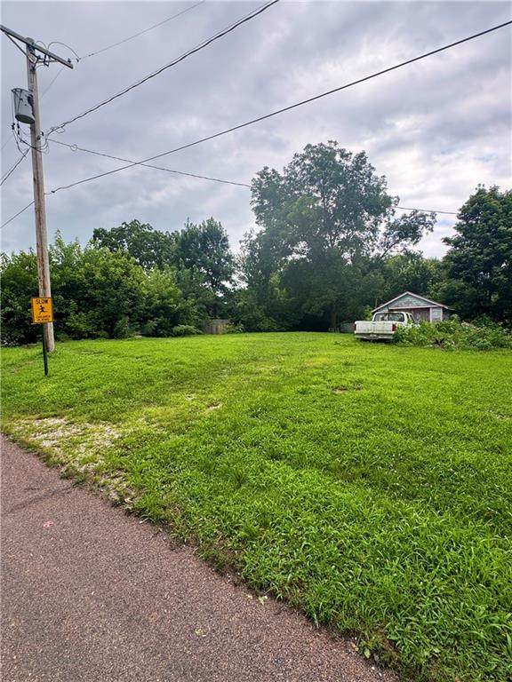 207 6th Street - Photo 1