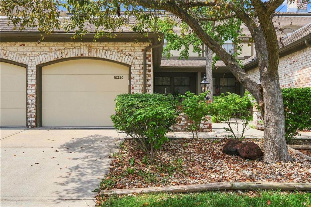 10220 Foster Street - Photo 1