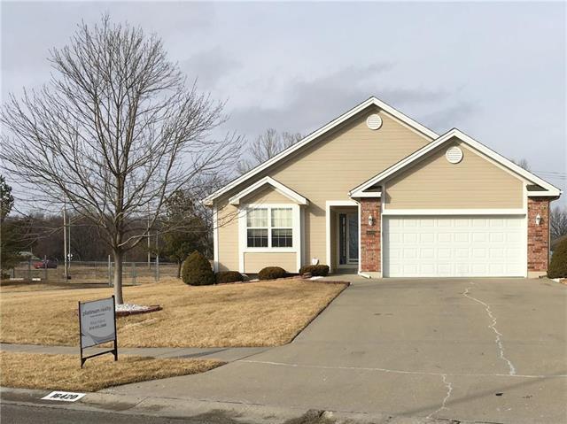 16420 54th Street - Photo 1