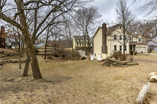 7030 Woodland Avenue - Photo 1