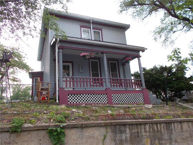 925 4th Street - Photo 1