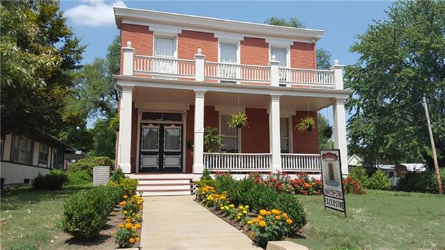 1622 Franklin Avenue - Photo 1