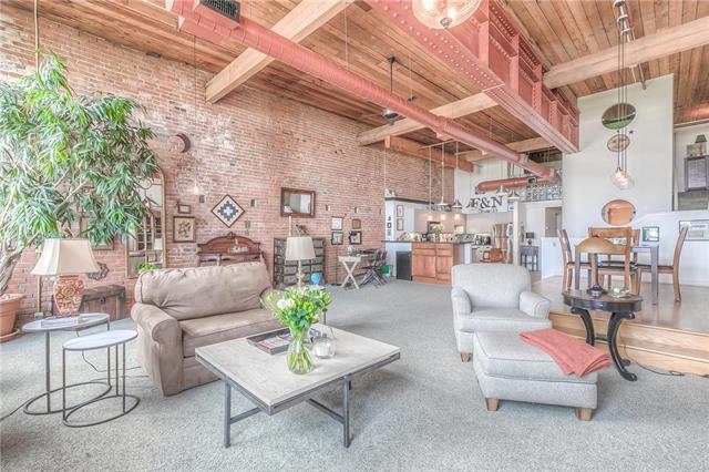 306 7th Street - Photo 1