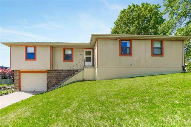 13011-13013 Smalley Avenue - Photo 1