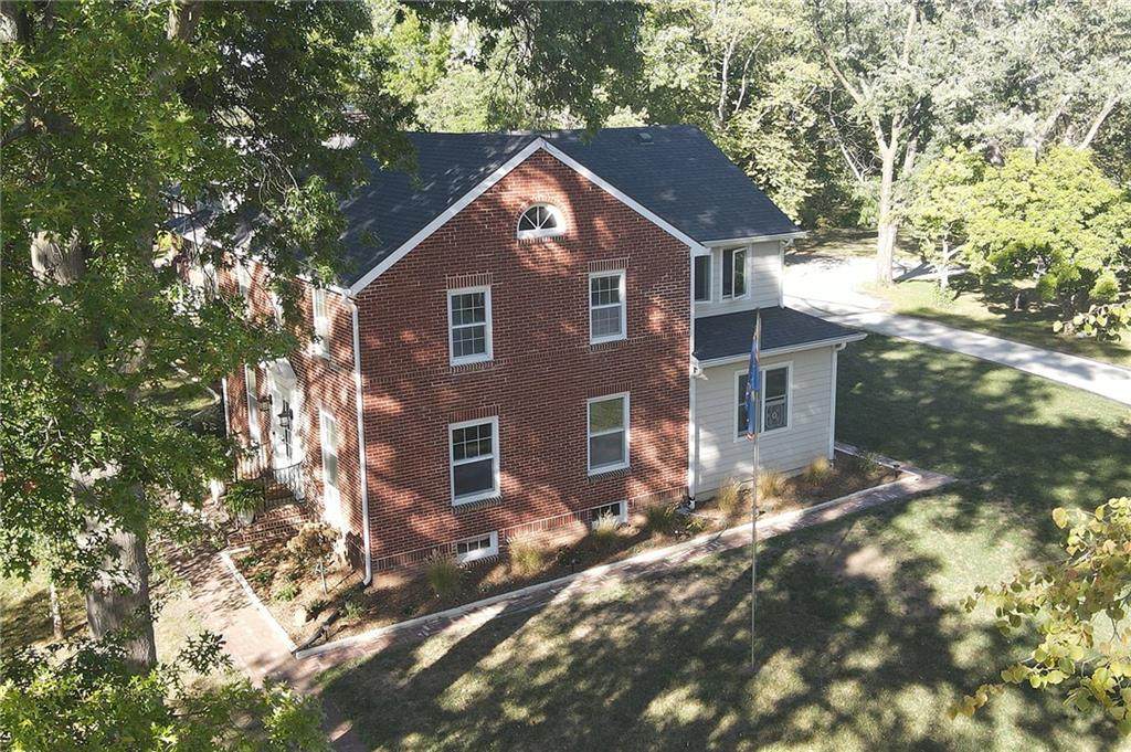 921 Pleasant Street - Photo 1