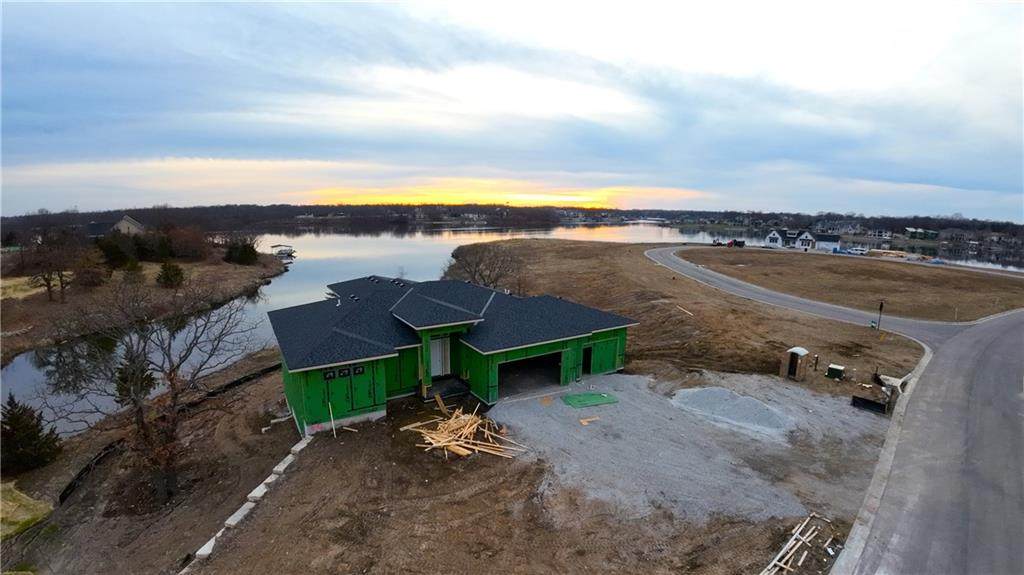 640 Winnebago Drive - Photo 1