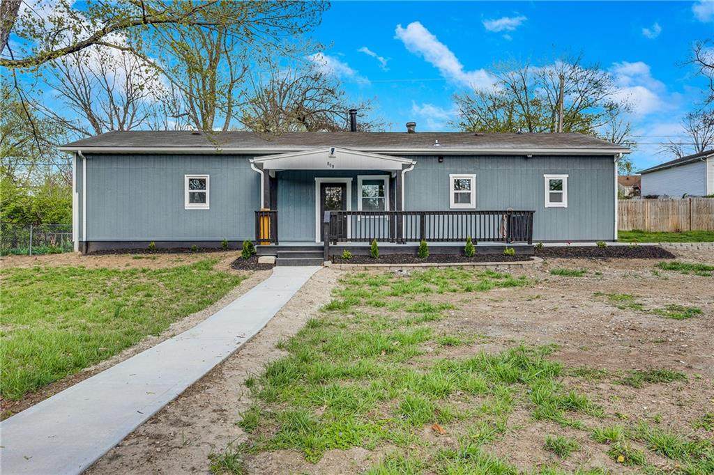 809 Mills Street - Photo 1