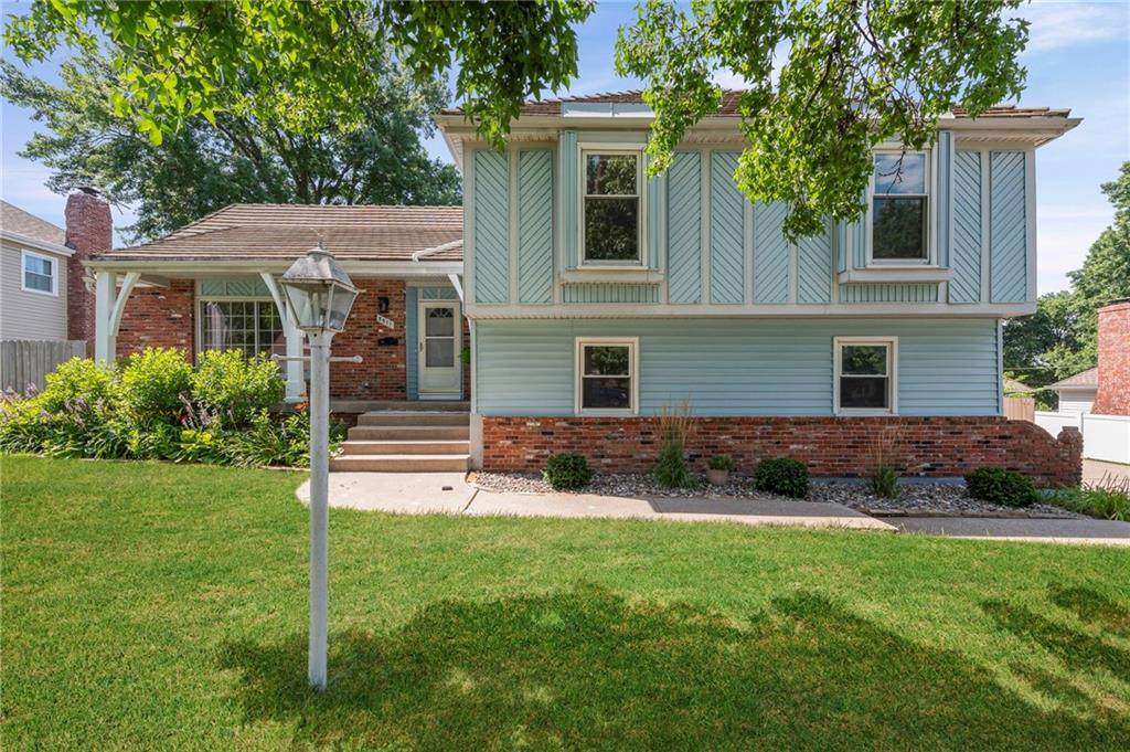 3511 61st Terrace - Photo 1