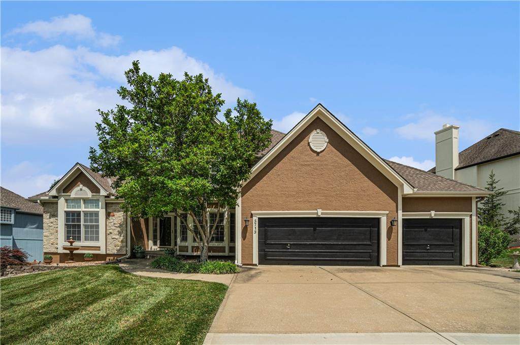 5713 Sapphire Court - Photo 1