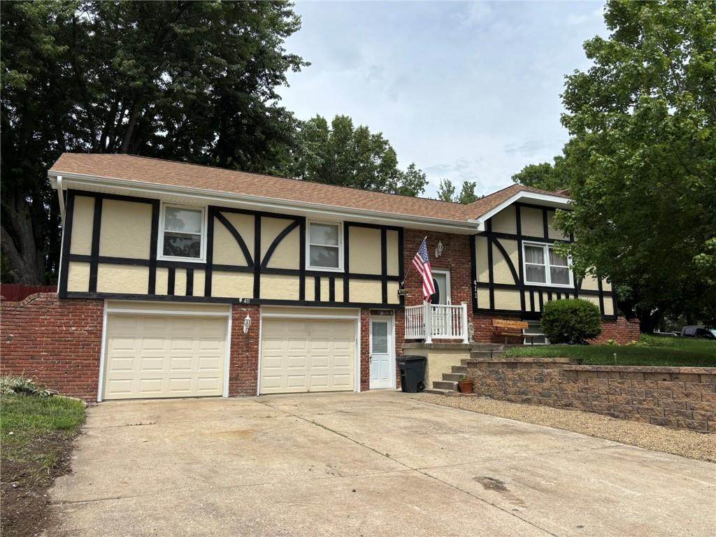411 Clinton Drive - Photo 1
