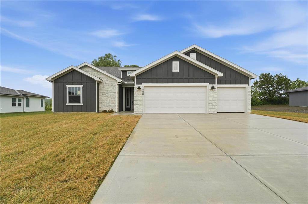 1808 Halls Creek Avenue - Photo 1