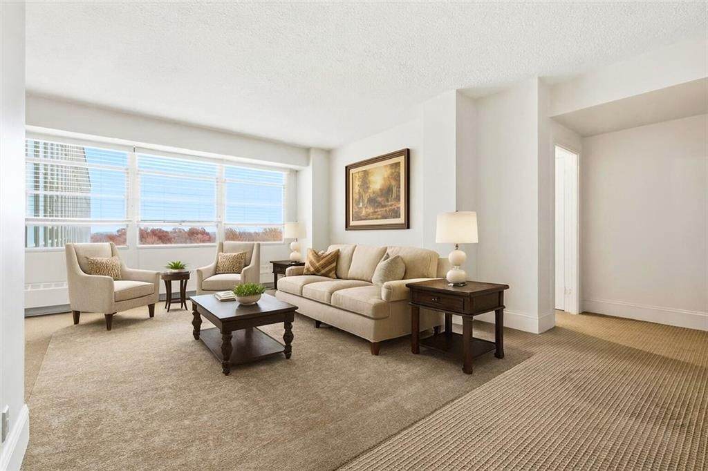 333 Meyer Boulevard - Photo 1