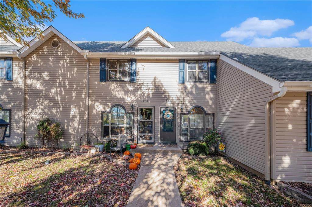 233 Stonebridge Lane - Photo 1