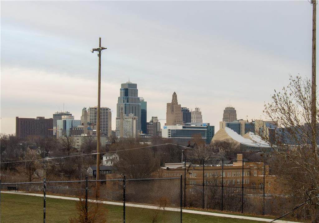 2111 Holly Street - Photo 1