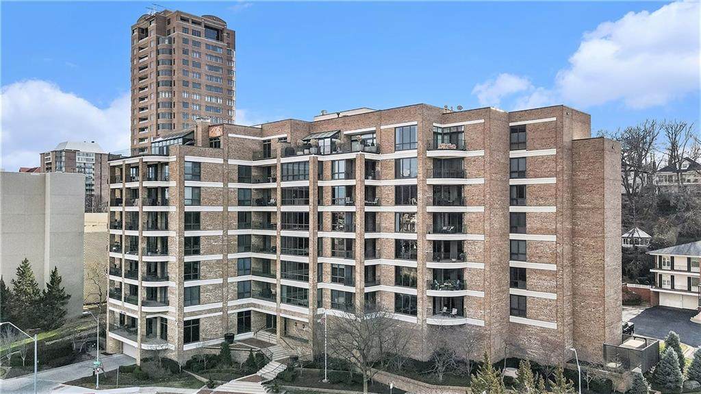 433 Ward Parkway - Photo 1