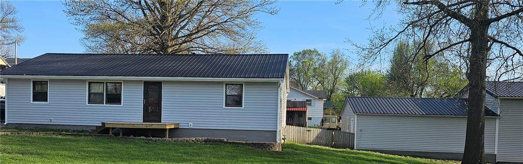 104 W. Cedar Street - Photo 1