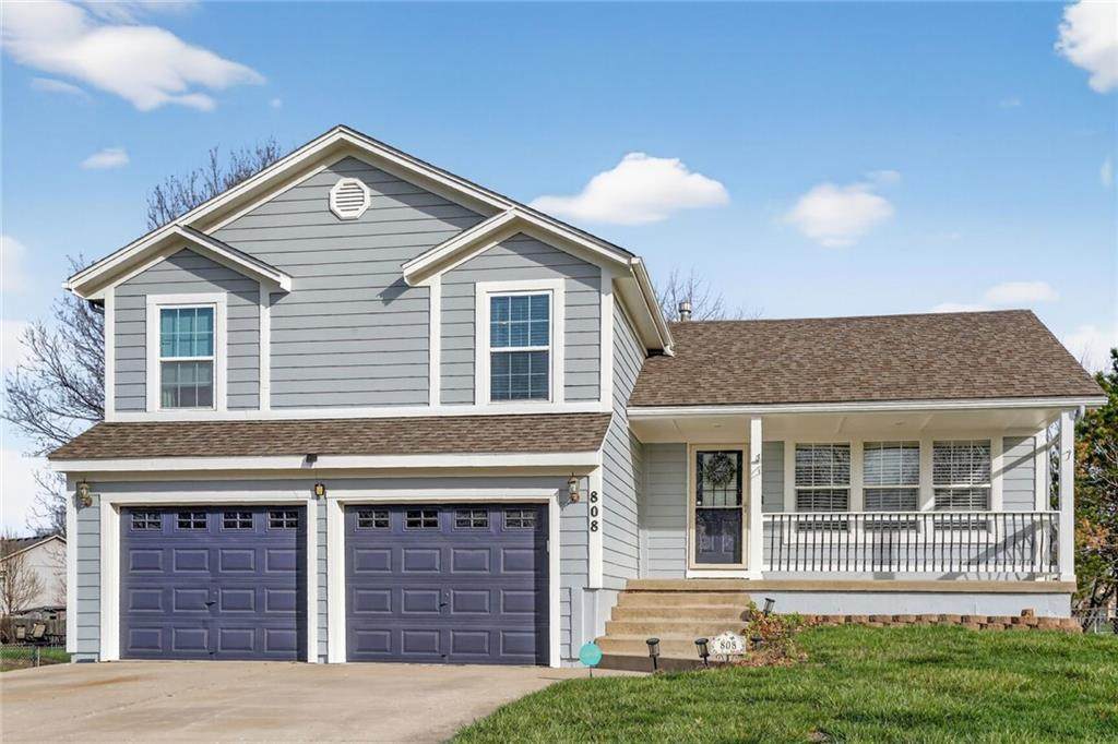 808 Golden Court - Photo 1